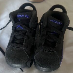 Jordan Kids Sneakers in Black and Purple